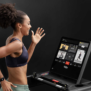 Купить Беговая дорожка Technogym Run Artis Unity 3.0 (витринный образец) в Москве