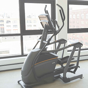 Купить Эллиптический тренажер Matrix Fitness E50XIR  в Москве