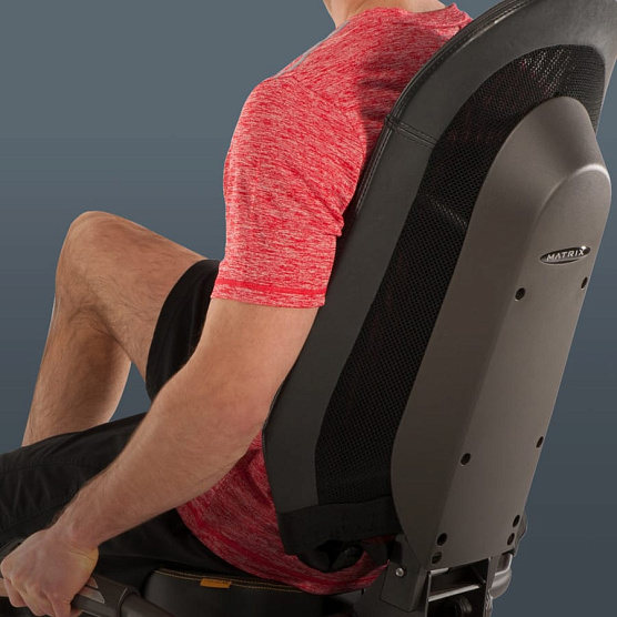 Горизонтальный тренажер Matrix Fitness R50XER фото4