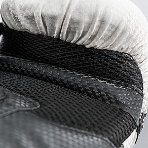 Перчатки для бокса UFC PRO Performance Rush белые 14 Oz Купить Перчатки для бокса UFC PRO Performance Rush белые 14 Oz в Москве