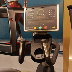 Эллиптический тренажер Technogym Cardio Crossover 700 LED Купить Эллиптический тренажер Technogym Cardio Crossover 700 LED в Москве